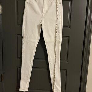 White Skinny High-Waisted Jeans